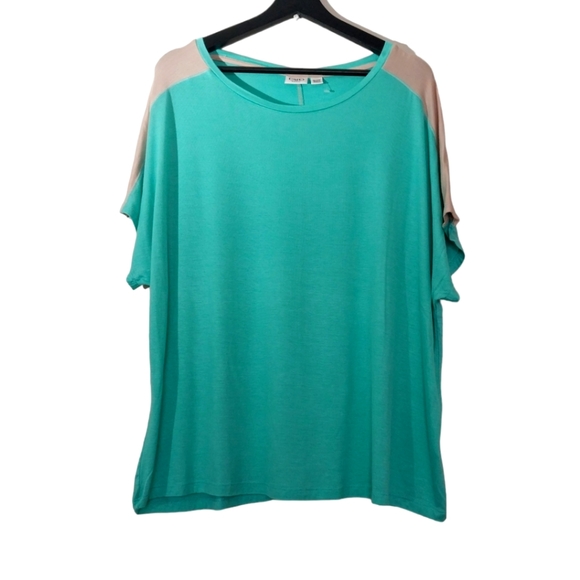 Cato Woman Plus Size 22/24W Shortsleeve Top - Picture 1 of 6